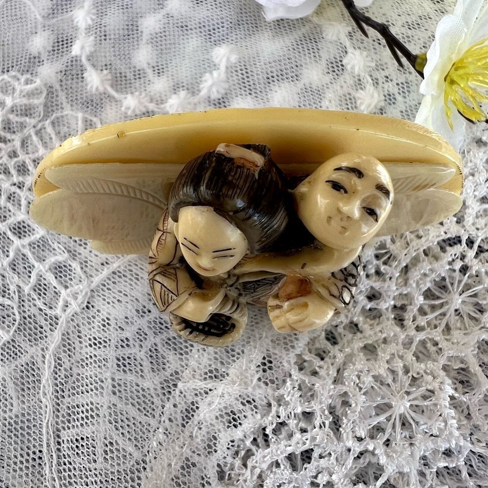 Vintage Japanese Netsuke Style Resin Mother & Child Figures - Picture 9 of 11